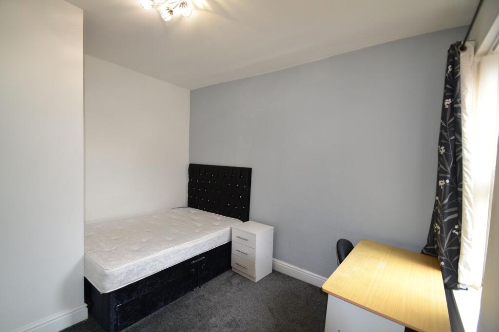 2 bedroom house share for rent