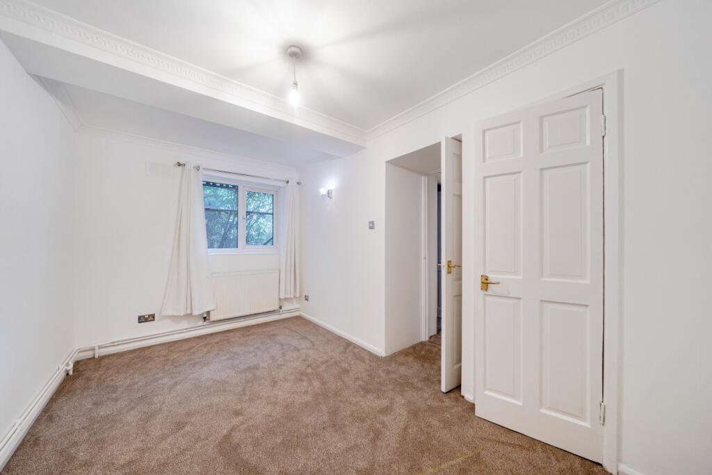 Apartment in London - More