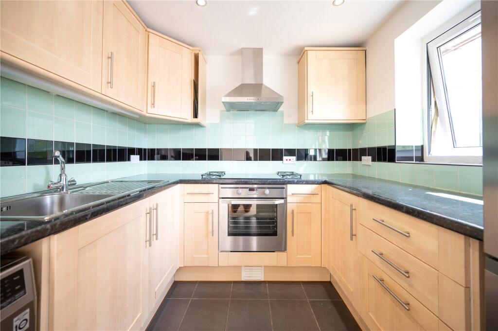Apartment in St Albans - View 5