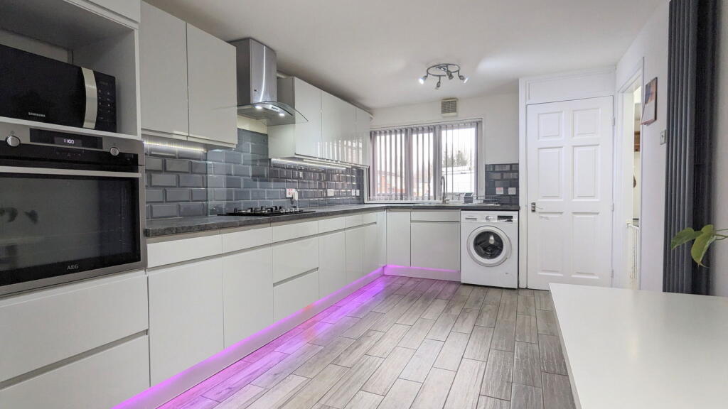 House in West Lancashire, Skelmersdale - View 4