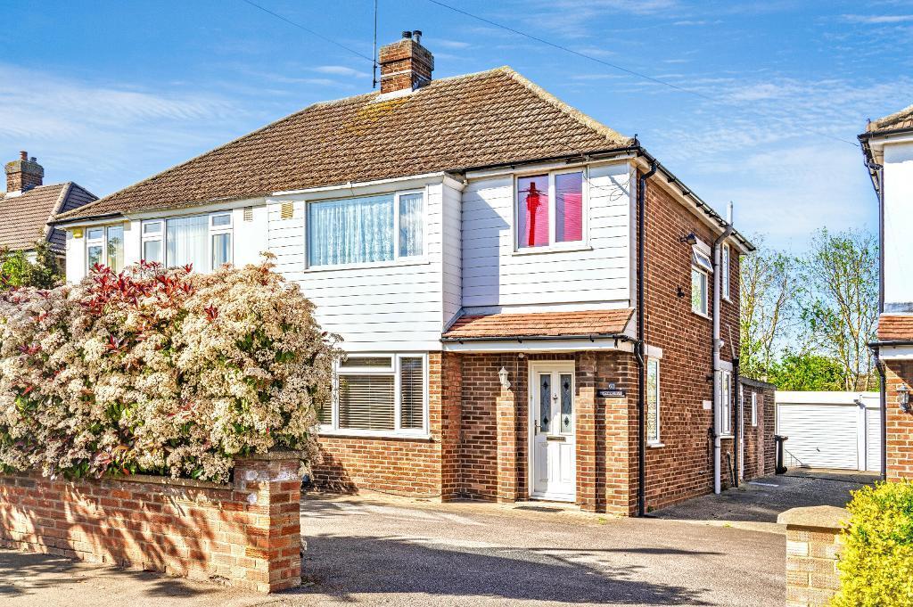Main image of property: Aylesbury Road, Bedford, MK41 9RE