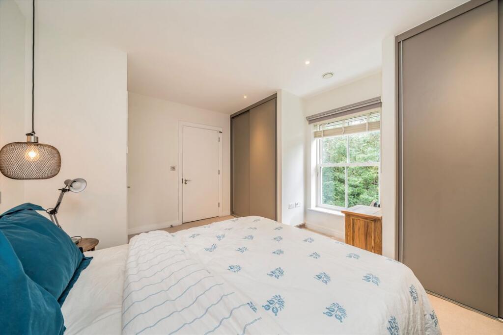House in Twickenham - View 4
