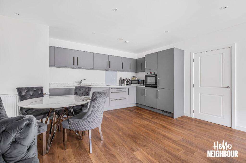 Apartment in London - View 5
