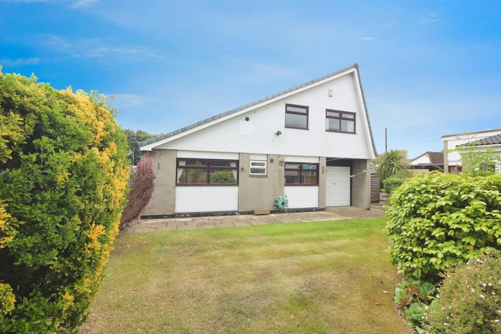 3-bed detached on 16 Kings Chase, £360,000