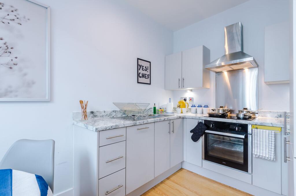 Apartment in Leeds - More