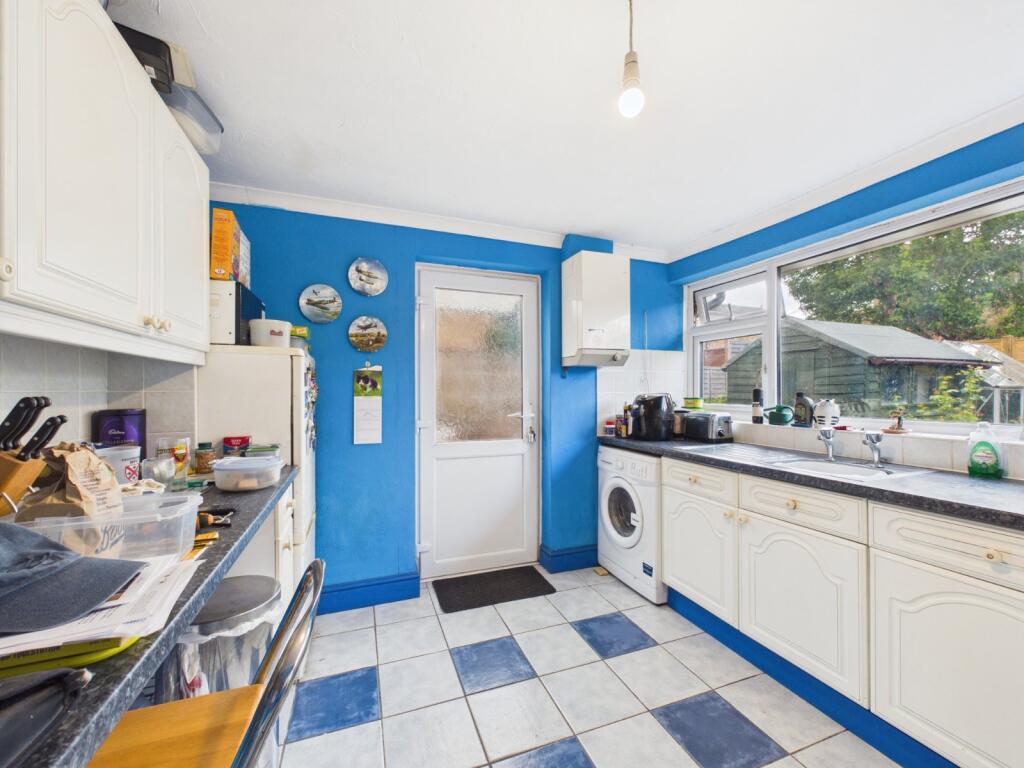 House in Loudwater, Chepping Wycombe - View 5
