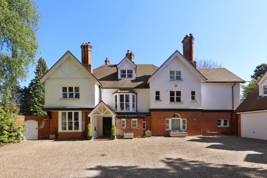 Main image of property: London Road, Great Missenden, Buckinghamshire, HP16