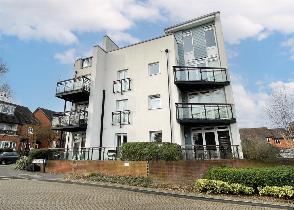 2-bed flat on Rivett Drake Close, Guildford, GU2, £399,950