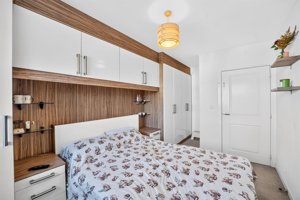 Apartment in London - View 5
