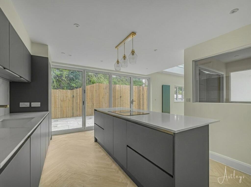 House in Baglan, Neath Port Talbot - More
