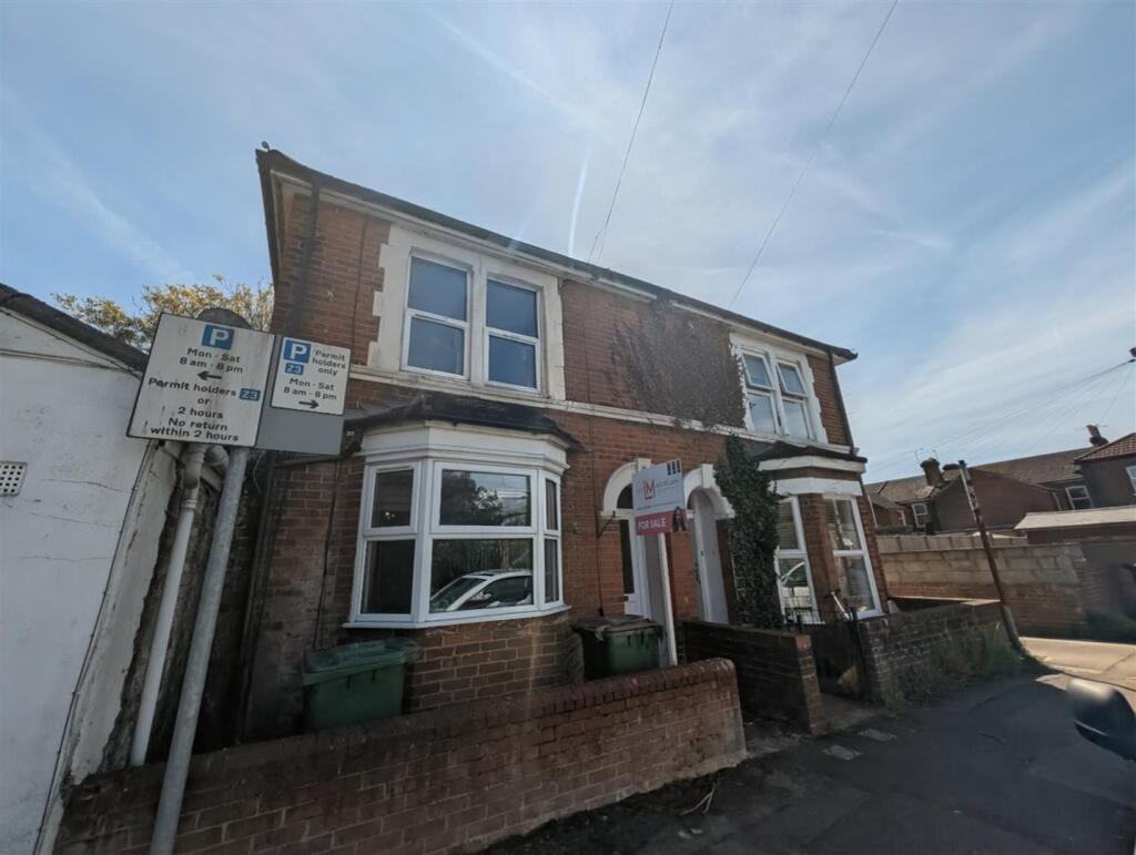 Main image of property: Grantham Road, Eastleigh