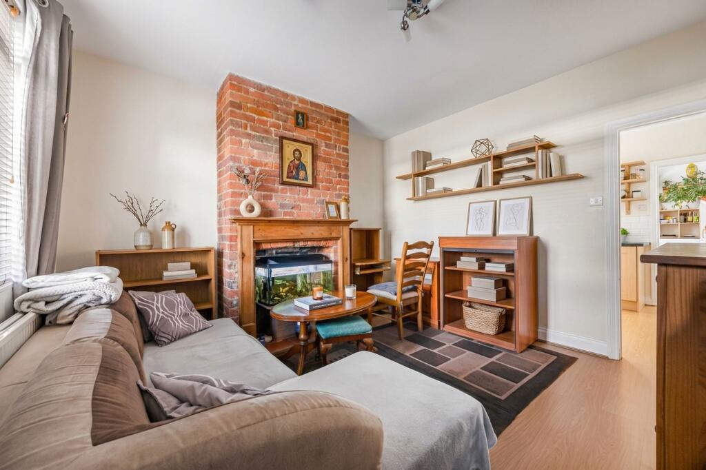 Reading Road, Henley-On-Thames, RG9 - View 2