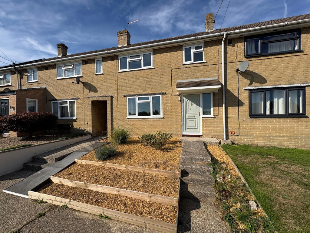 Lakefields, West Coker, Yeovil, Somerset, BA22 9BT