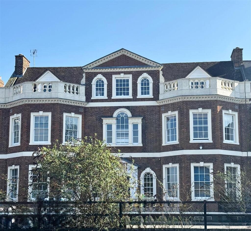 Main image of property: Spalding