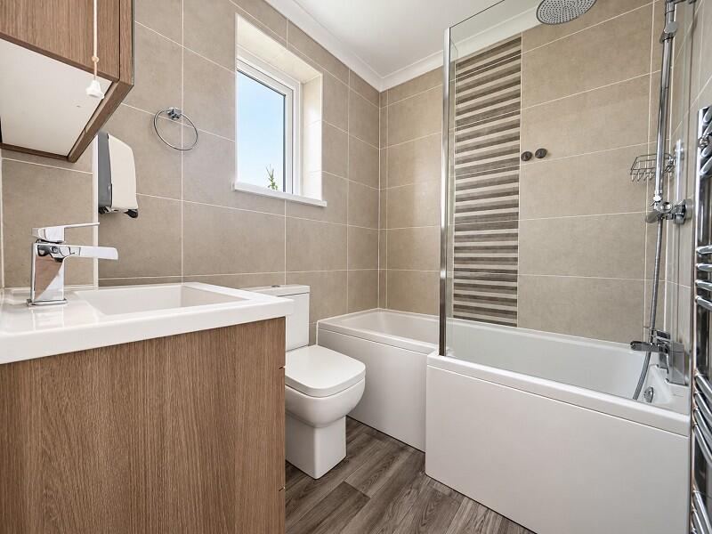 House in Cardiff, Llanharan - View 4
