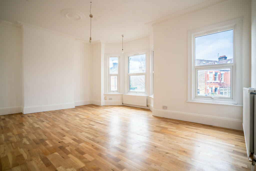 Gubyon Avenue,  London, SE24 photo 2