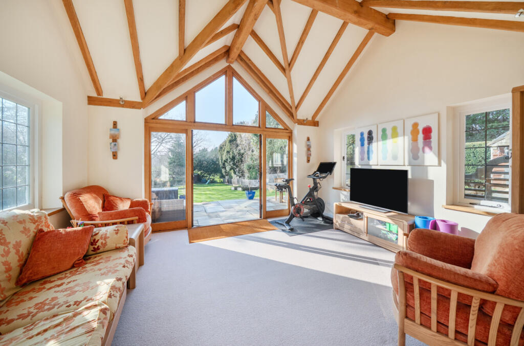 House in Guildford, Worplesdon - View 4
