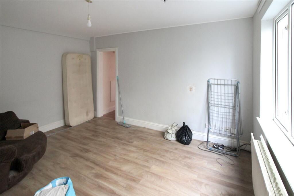 House in Swindon - View 4