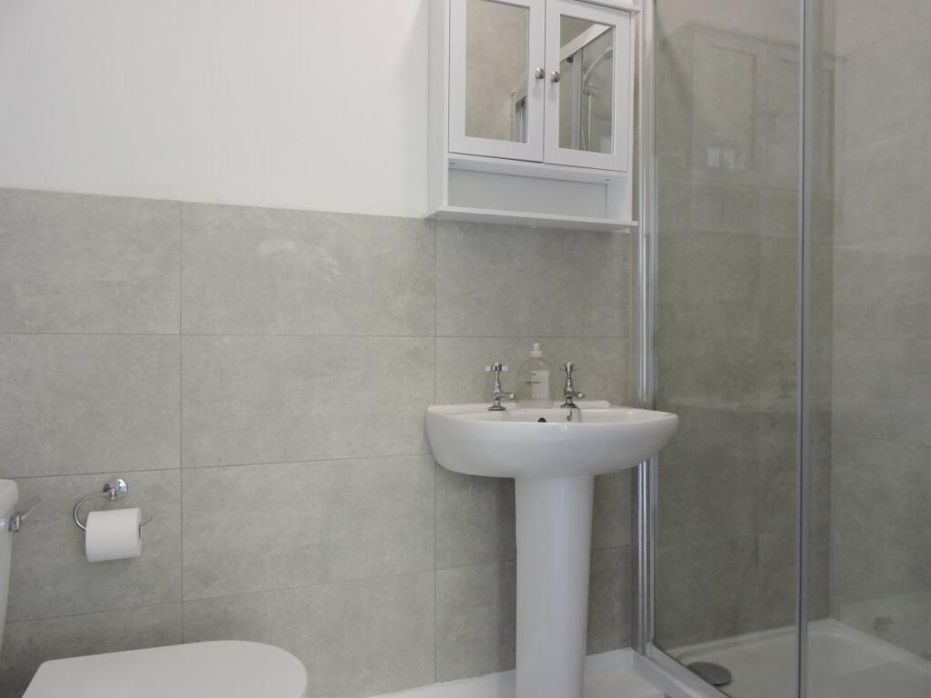 House in London - View 3