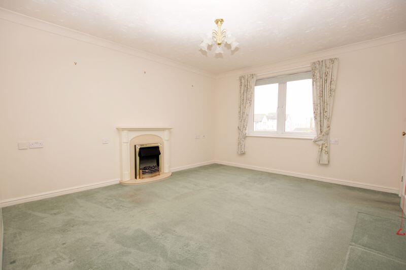 Robinson Court, Lee-On-The-Solent, PO13 - View 2