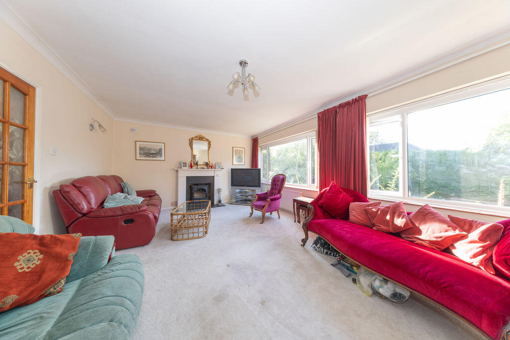 House in Hemel Hempstead - More