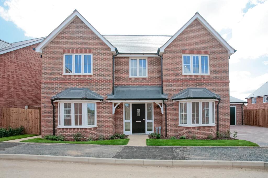 Main image of property: Hither Derhams, Benson