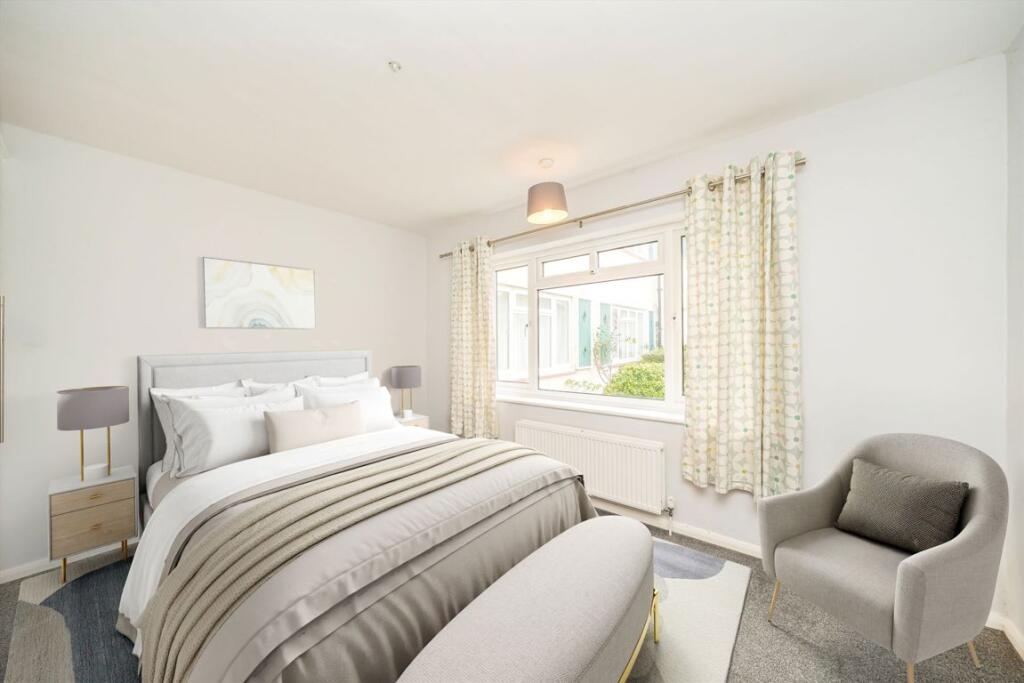 Apartment in Kingston upon Thames - View 4