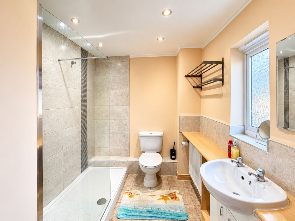House in Sandwell, West Midlands - View 4