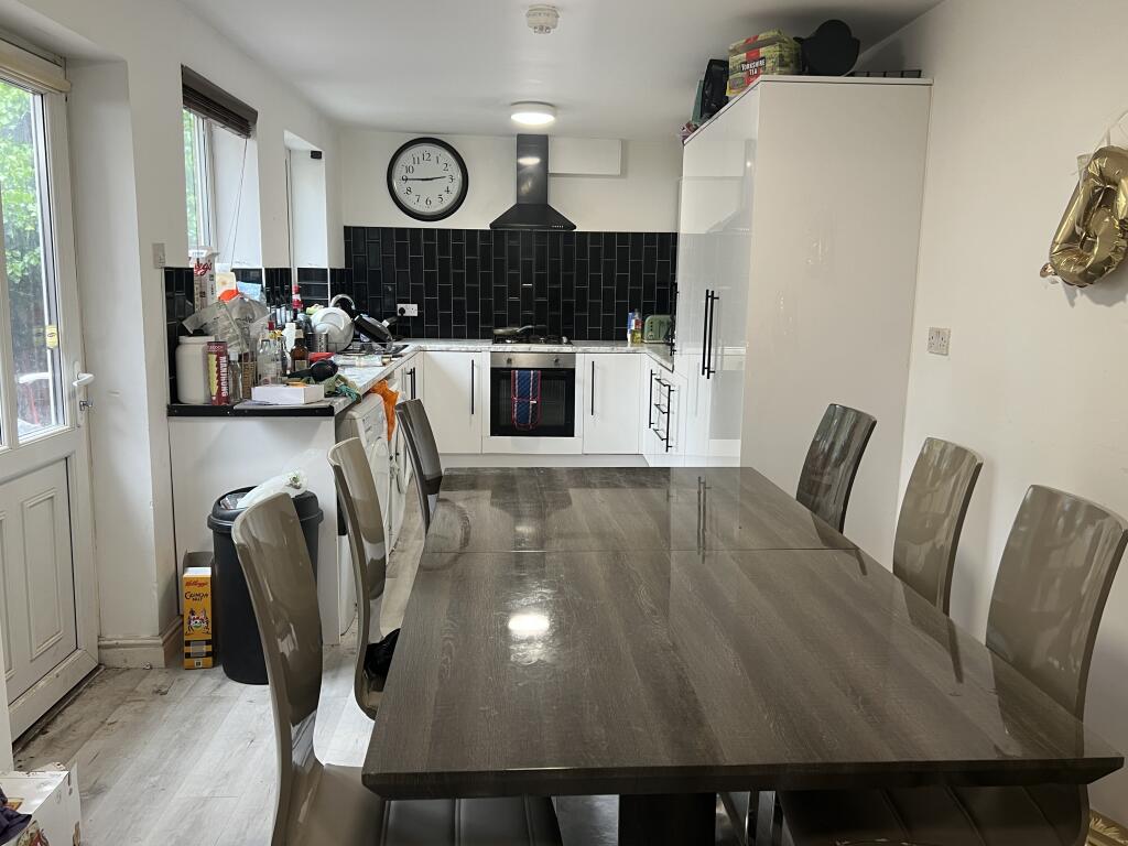 Main image of property: Arthur Avenue / NG7 2EL