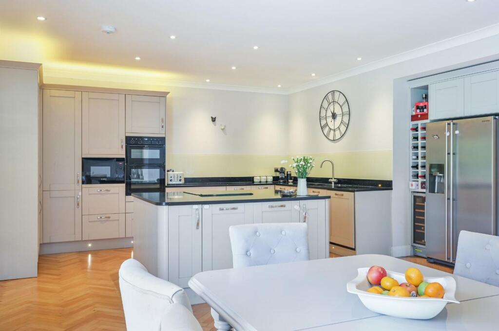 House in Reigate and Banstead, Surrey - View 5