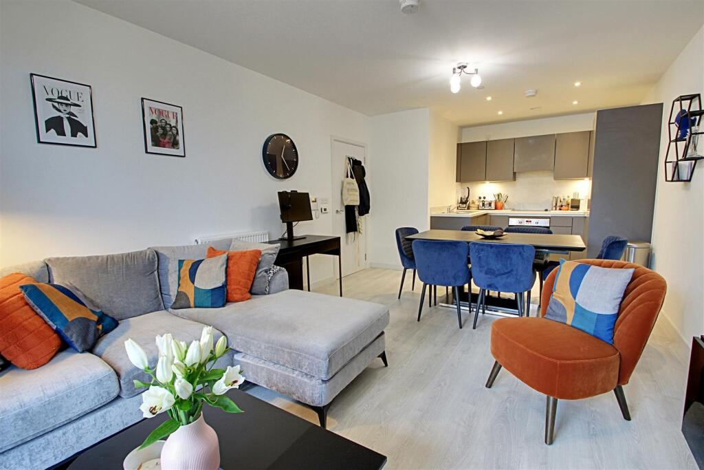 Apartment in London - More