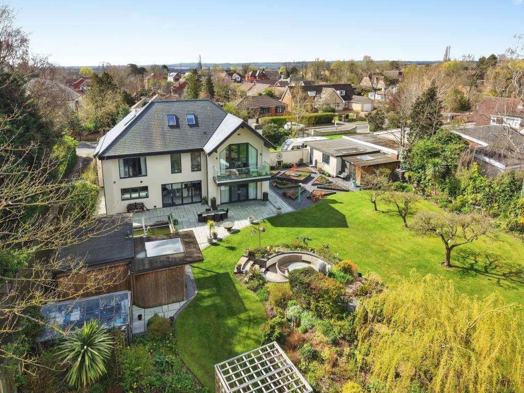 Main image of property: 15 Partridge Flatt Road, Bessacarr, Doncaster, South Yorkshire DN4 6SB