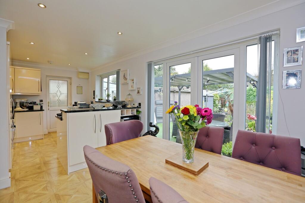 House in Beddau, Llantrisant - View 4