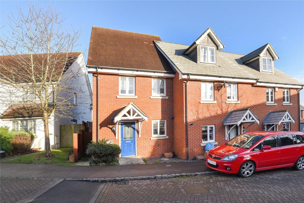 Main image of property: Ducketts Mead, Shinfield, Reading, Berkshire, RG2