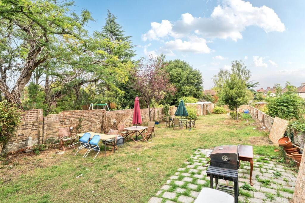 House in London - View 4