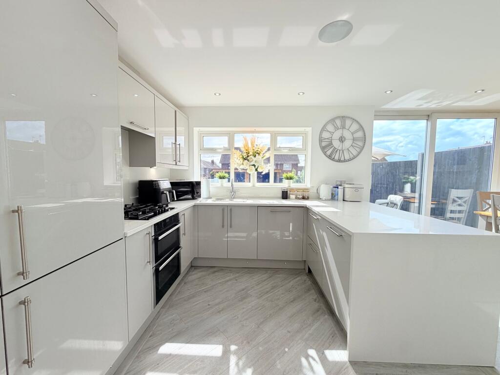 House in Nuneaton and Bedworth, Warwickshire - View 5