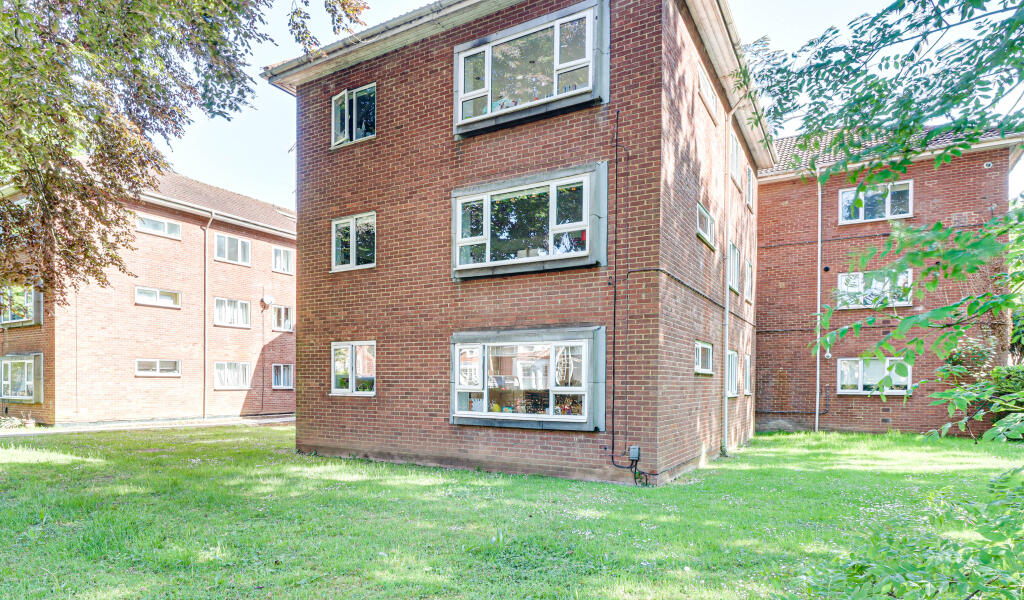 Additional image 10 of Hillside Road, Harpenden, AL5