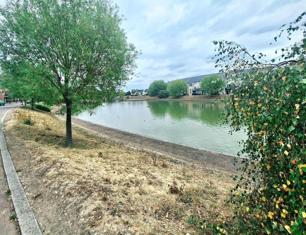 Apartment in Peterborough, Hampton Hargate - View 2