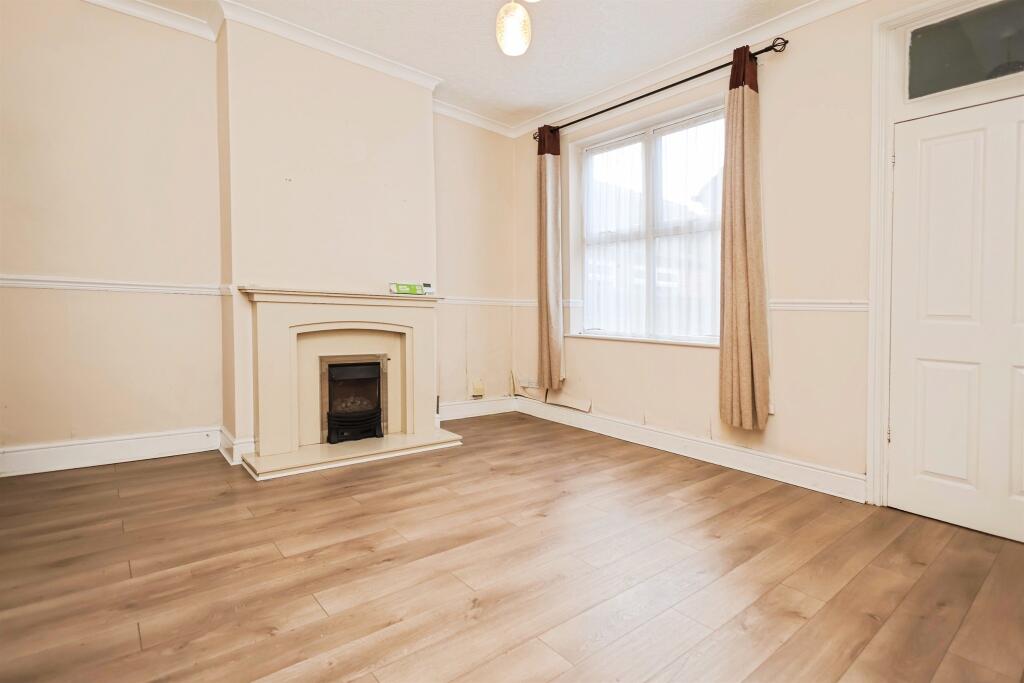 House in Sandwell, West Midlands - View 6