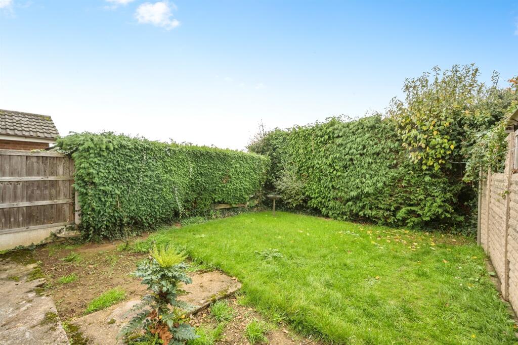 Oakwood Drive, Armthorpe, Doncaster photo 4
