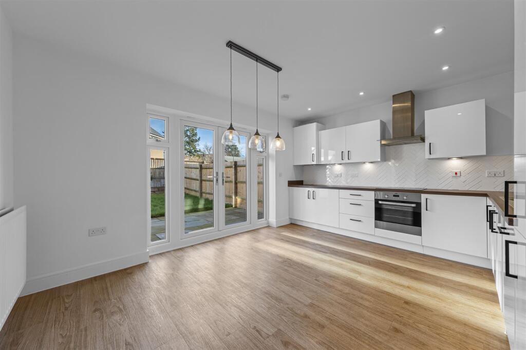 Dovecote Drive, Biddenham photo 3
