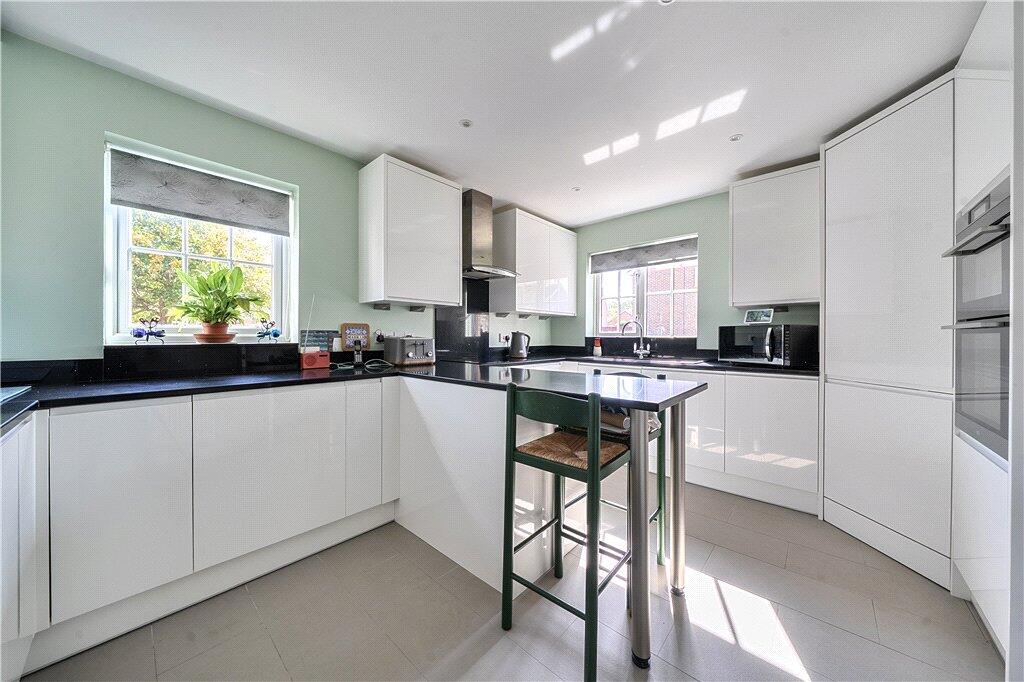 House in Test Valley, Knightwood Park, Valley Park - More