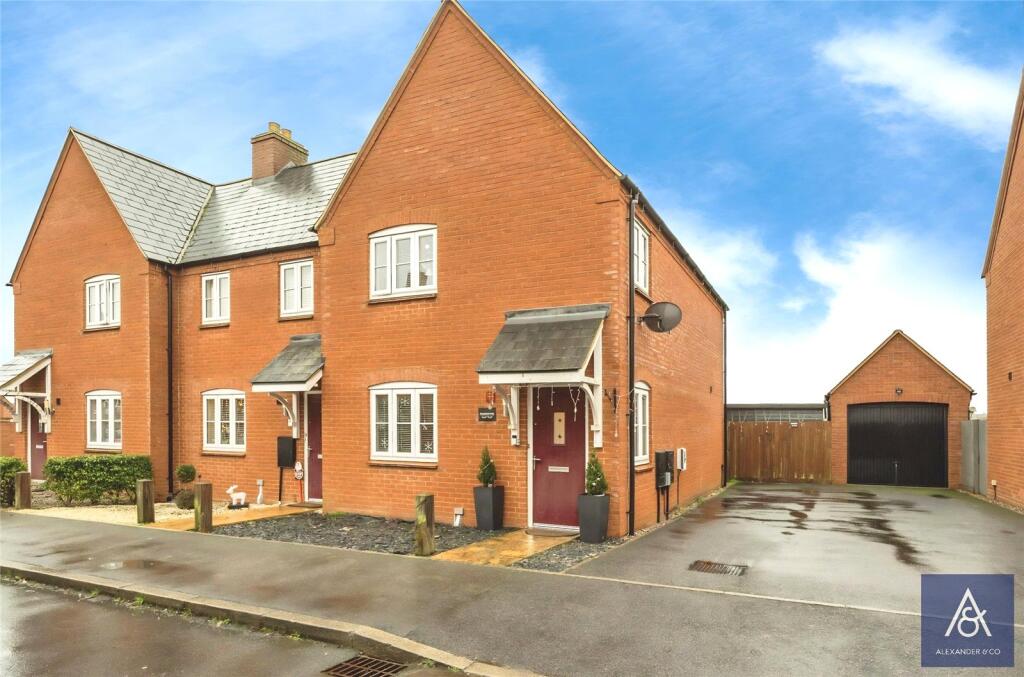 Main image of property: Desdemona Way, Brackley, West Northamptonshire