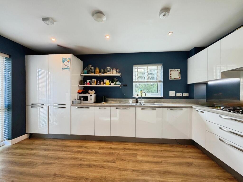 House in Ashford, Kennington - View 3