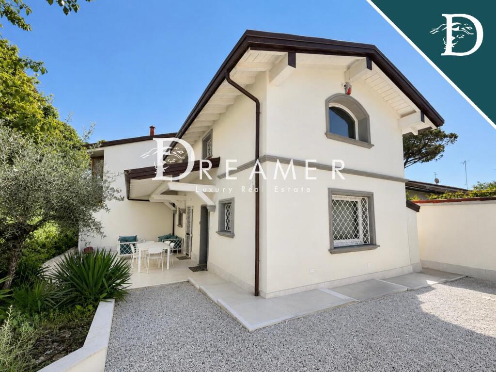 Main image of property: Tuscany, Lucca, Forte Dei Marmi