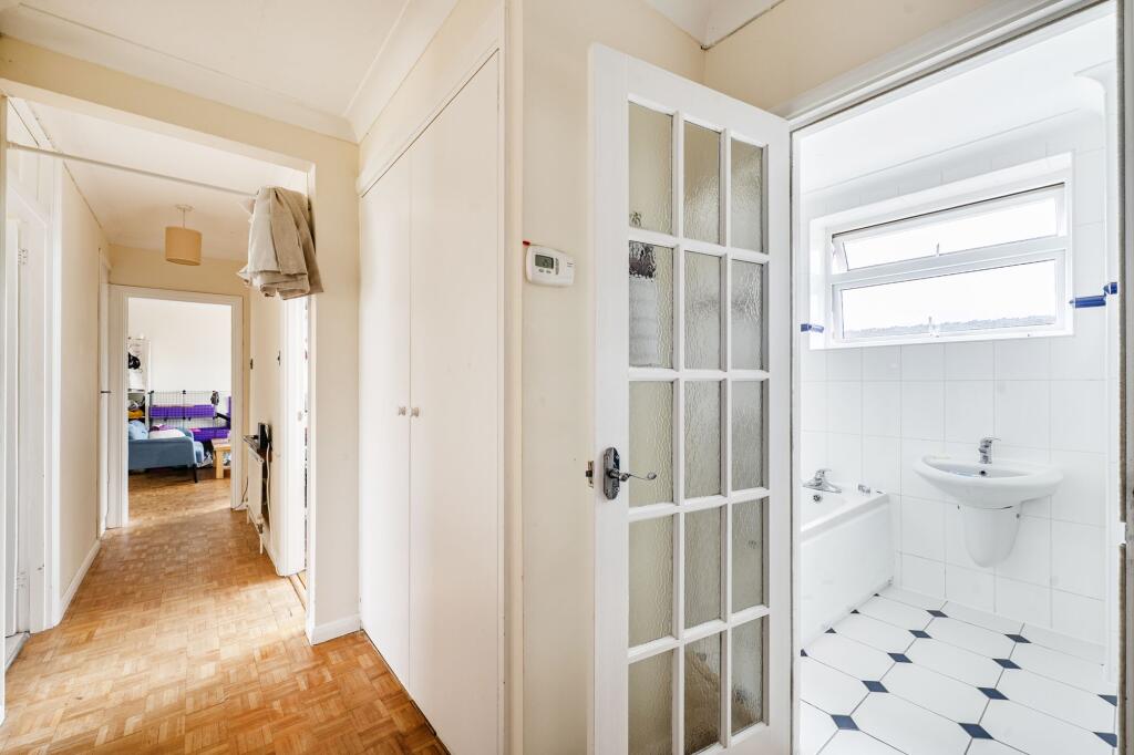 Apartment in Horsham, Pulborough - View 5