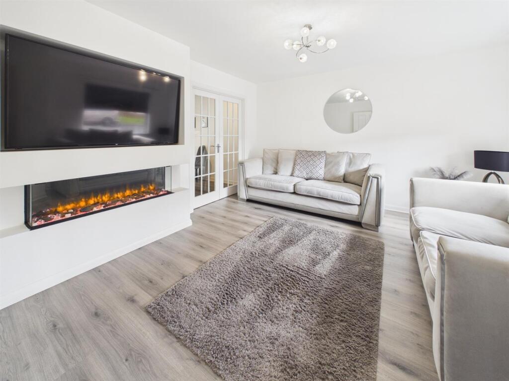 House in Paisley, Shortroods - View 3