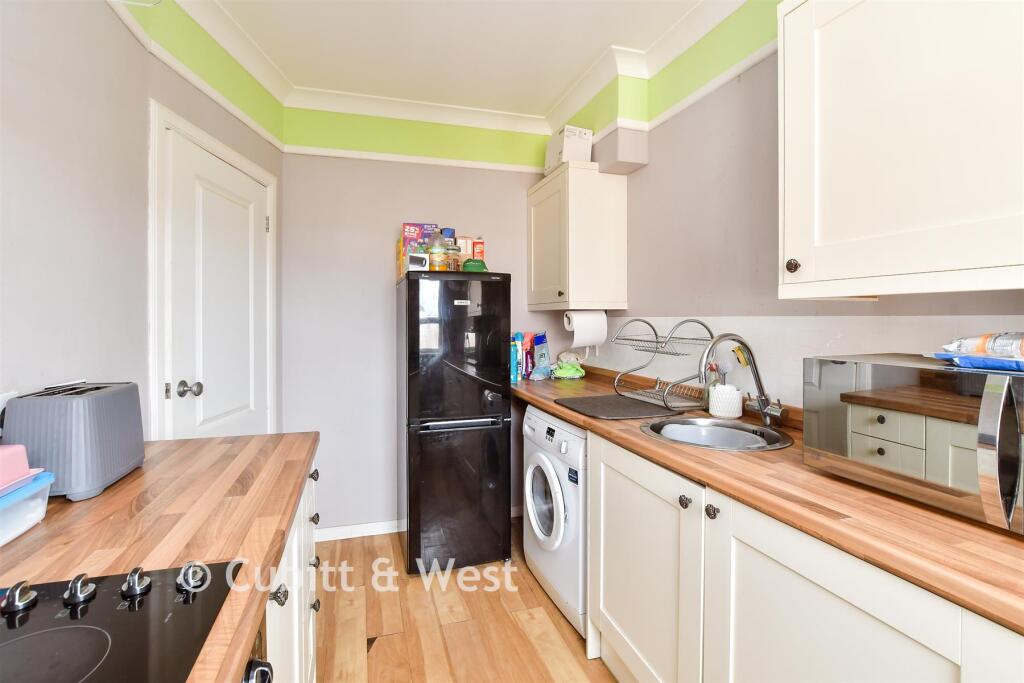 Apartment in Worthing, West Sussex - View 4