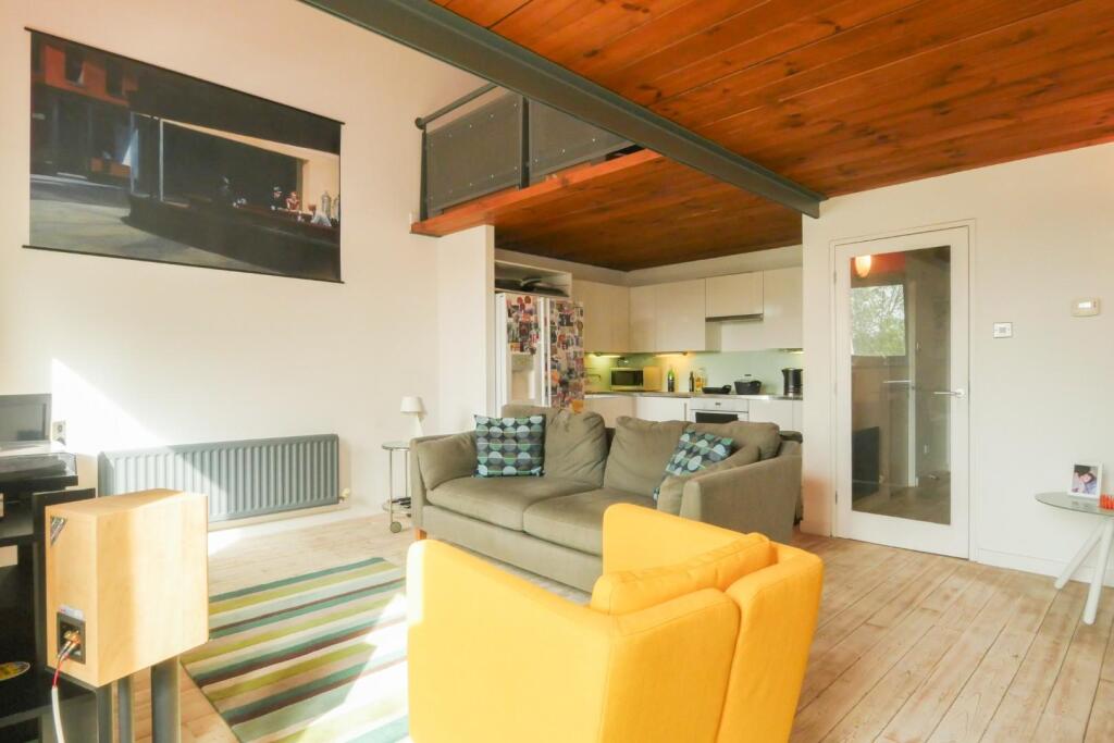 Apartment in Leeds, West Yorkshire - View 5