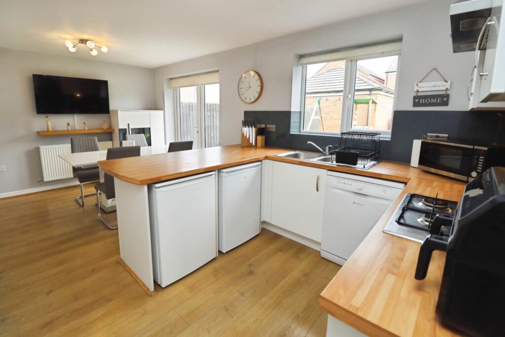 Pool Lane, Bromborough photo 4